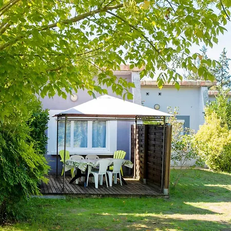 Camping Bruyeres - Domaine Des Landes 2*